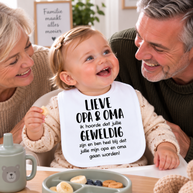 Baby Slabbetje met tekst voor de aanstaande opa en oma